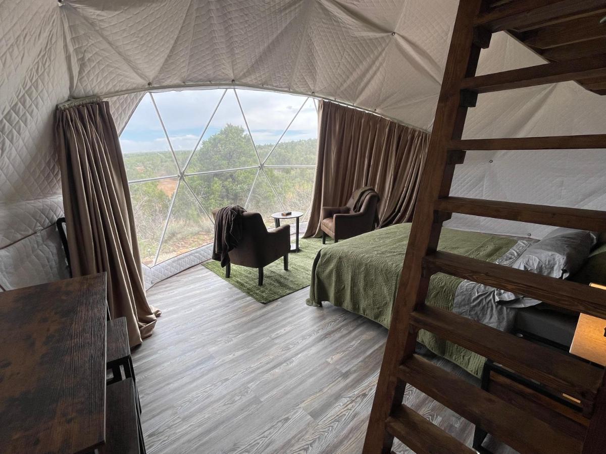 Canyon Rim Domes - A Luxury Glamping Experience!! 蒙蒂塞洛 外观 照片
