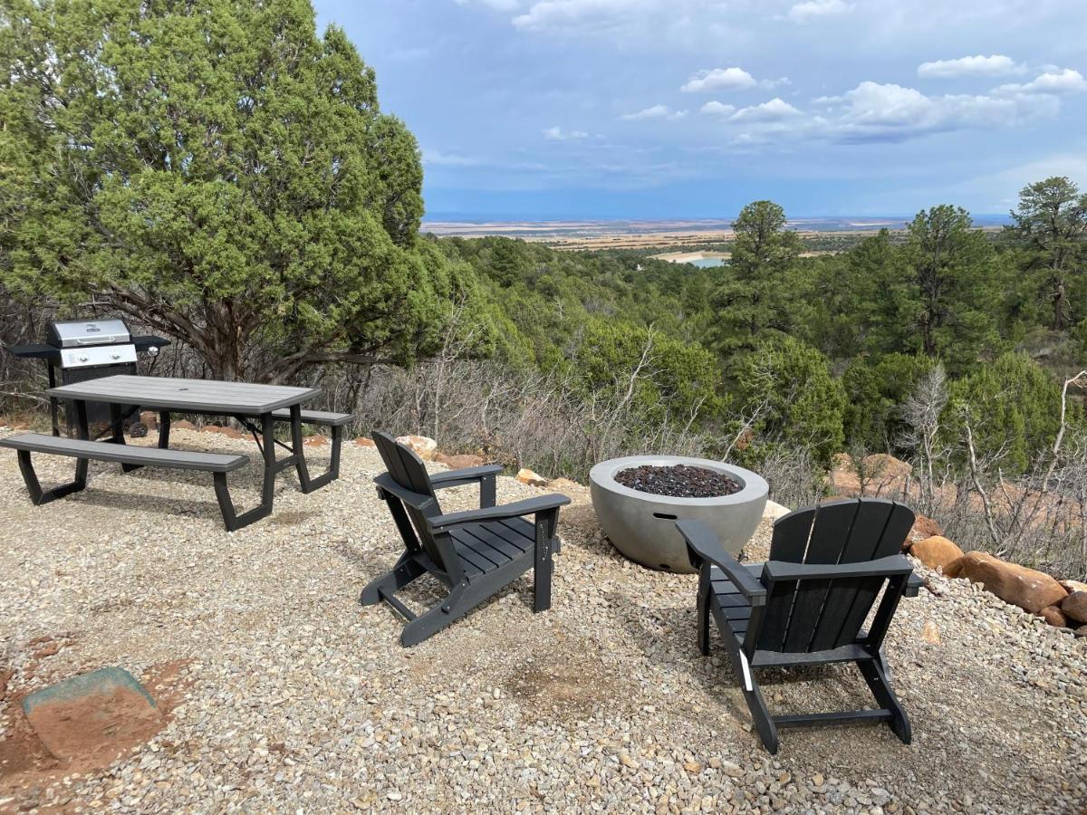 Canyon Rim Domes - A Luxury Glamping Experience!! 蒙蒂塞洛 外观 照片