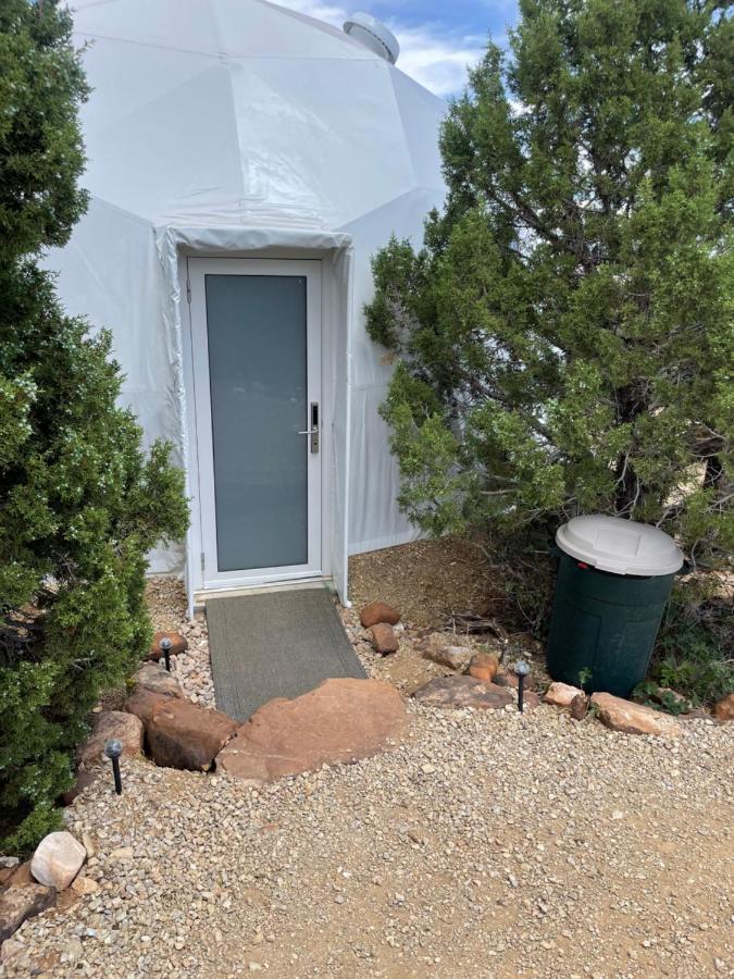 Canyon Rim Domes - A Luxury Glamping Experience!! 蒙蒂塞洛 外观 照片