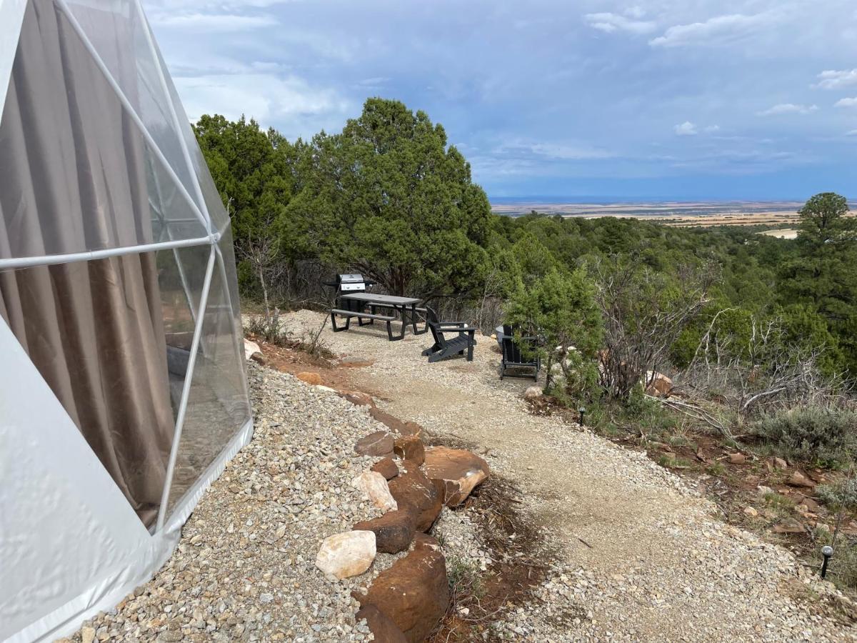 Canyon Rim Domes - A Luxury Glamping Experience!! 蒙蒂塞洛 外观 照片