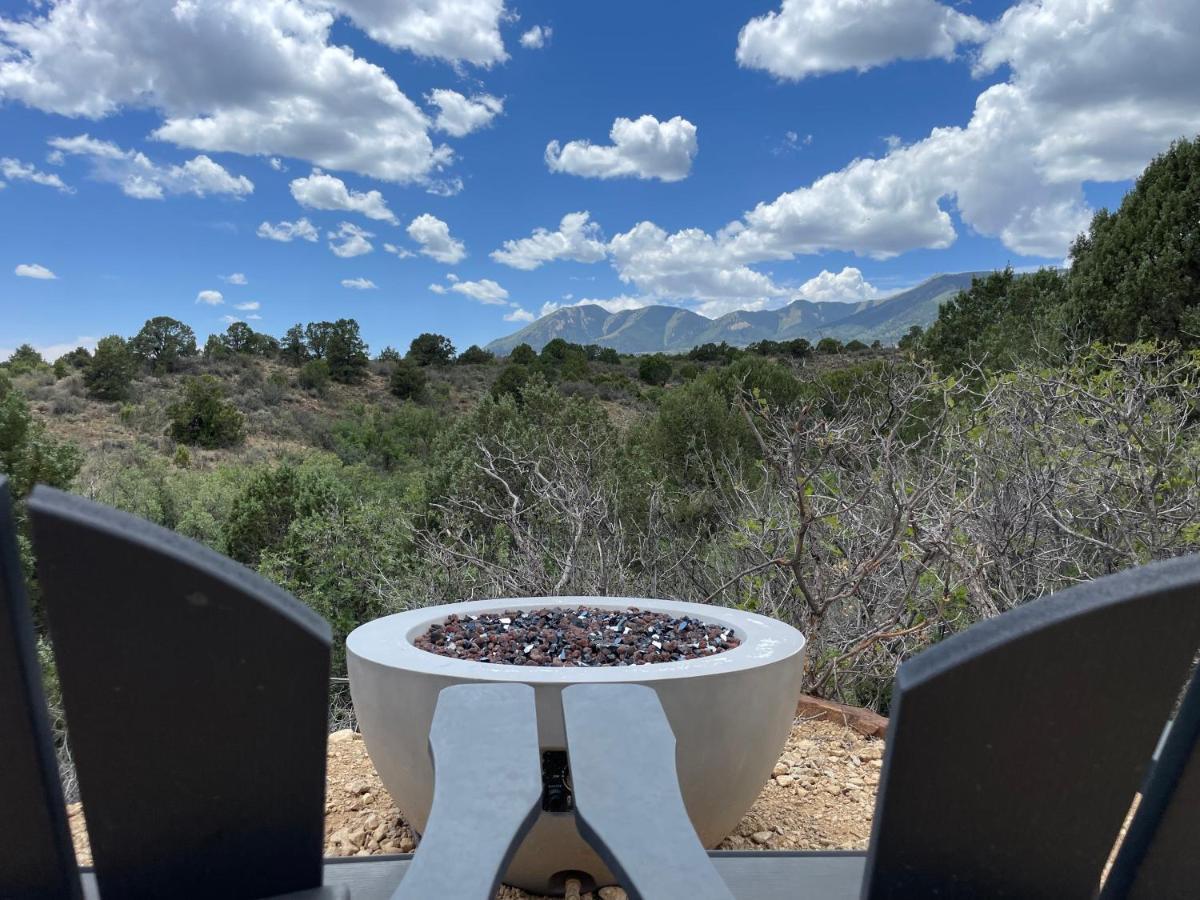 Canyon Rim Domes - A Luxury Glamping Experience!! 蒙蒂塞洛 外观 照片