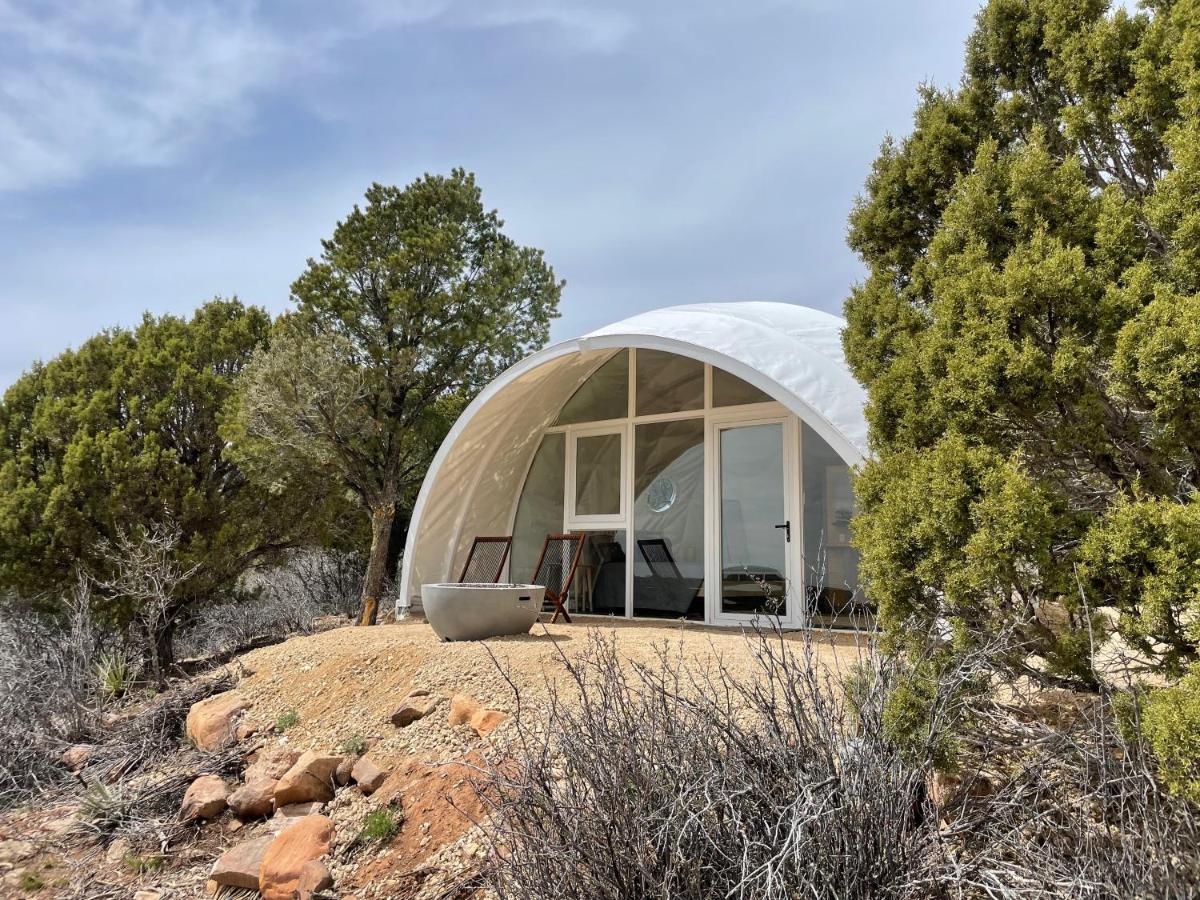 Canyon Rim Domes - A Luxury Glamping Experience!! 蒙蒂塞洛 外观 照片